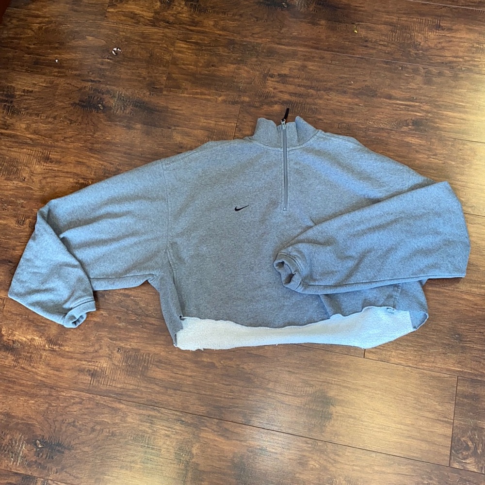 Cropped Grey Nike Quarterzip